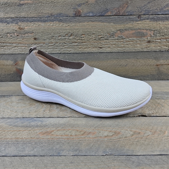 Easy Spirit e360 Women's Slip-On Shoes Ulta Lightweight Beige/Brown NEW - Picture 2 of 11